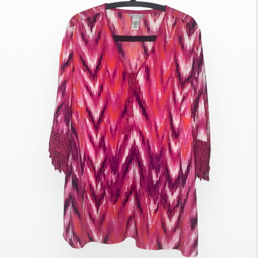 Catherines Blouse Sz 14/16W
Short Sleeve Crochet Fringe ,V Neck with Tas…